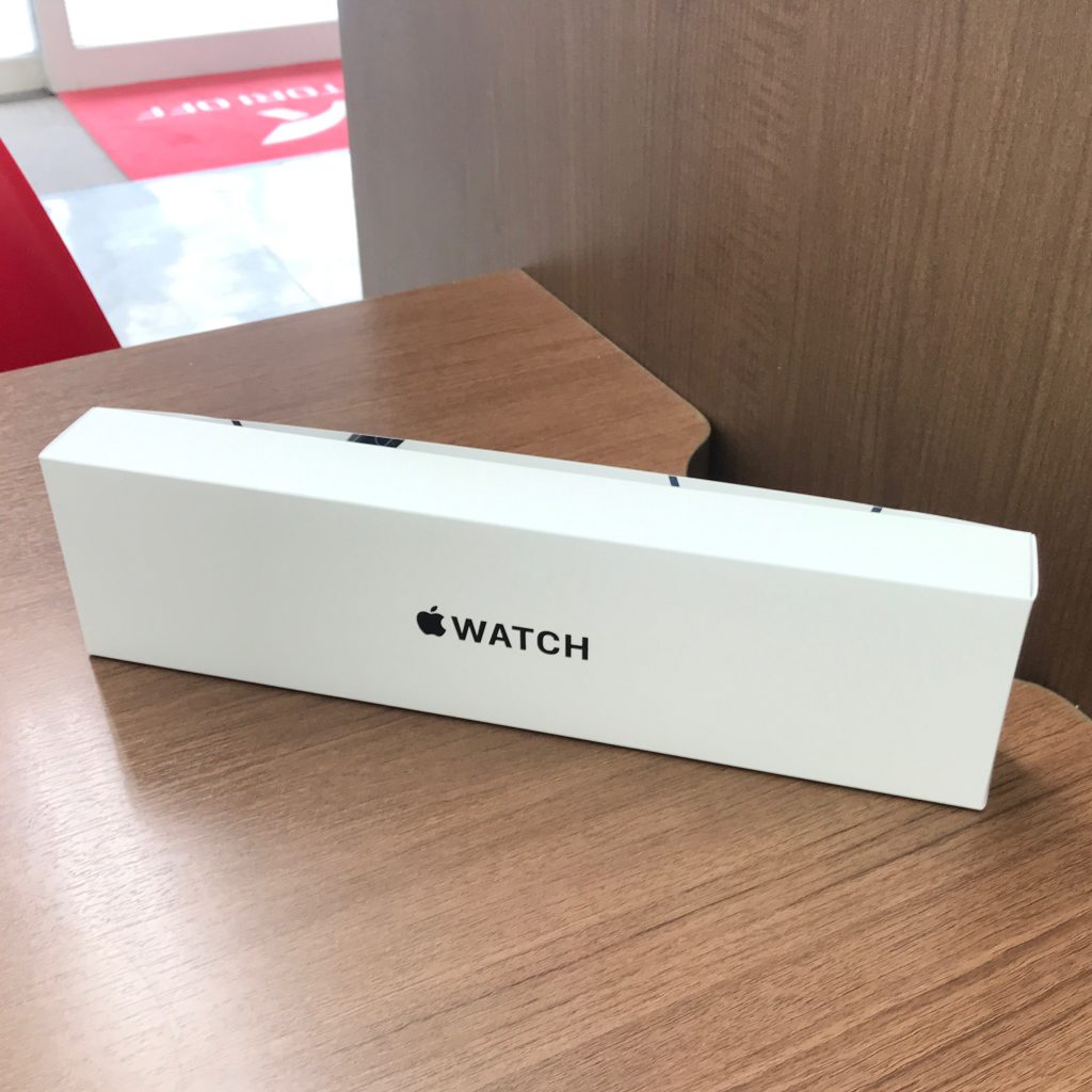 Apple Watch SE2 40mm GPS ミッドナイトアルミニウムケース/ミッドナイトスポーツバンド MNJT3J/A