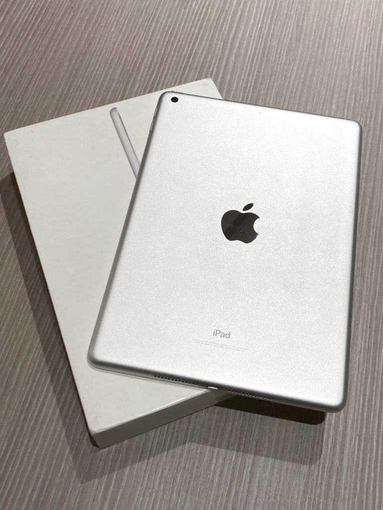 Apple iPad 第6世代 Wi-Fiモデル 32GB シルバー MR7G2J/A