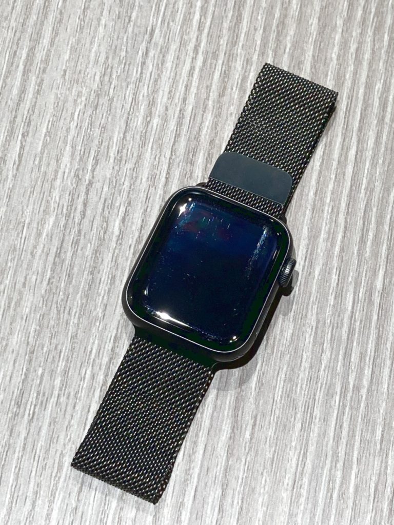 Apple Watch SE 40mm GPS スペースグレイ MYE02J/A