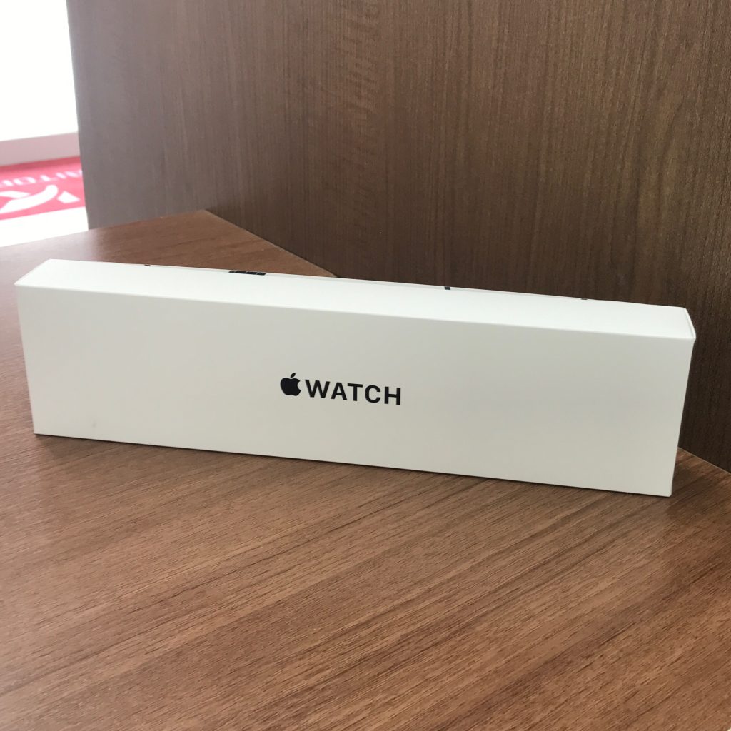 Apple Watch SE2 44mm GPS ミッドナイトアルミニウムケース/ミッドナイトスポーツバンド MNK03J/A