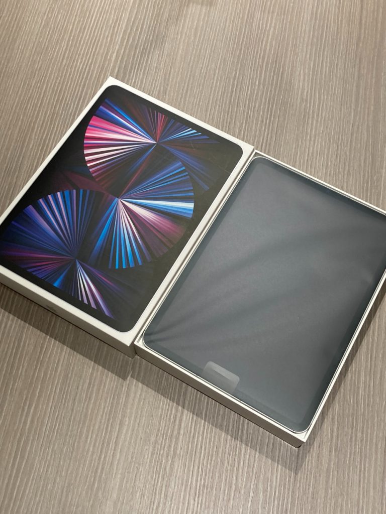 docomo iPadPro 11インチ 第3世代 2TB スペースグレイ MHWE3J/A