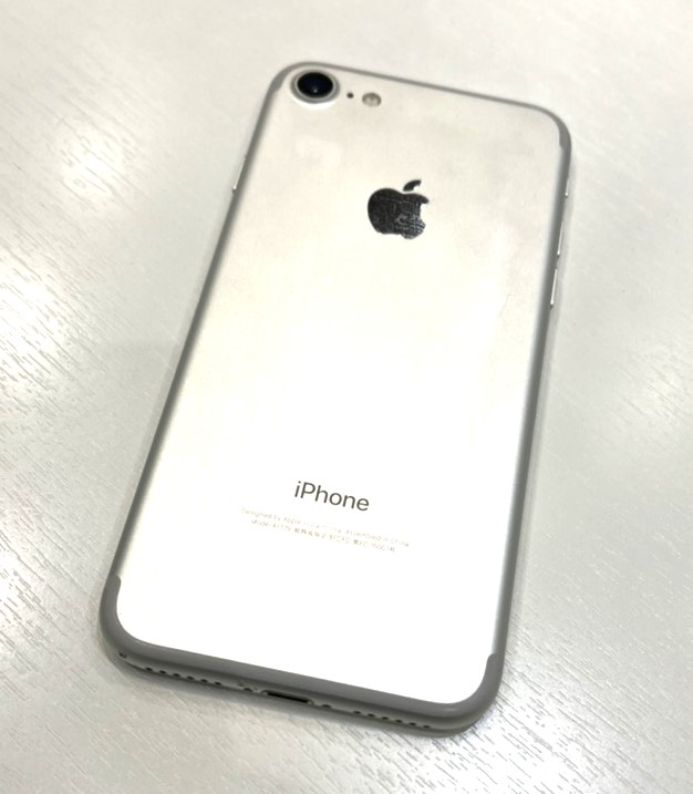 docomo iPhone7 128GB シルバー MNCL2J/A