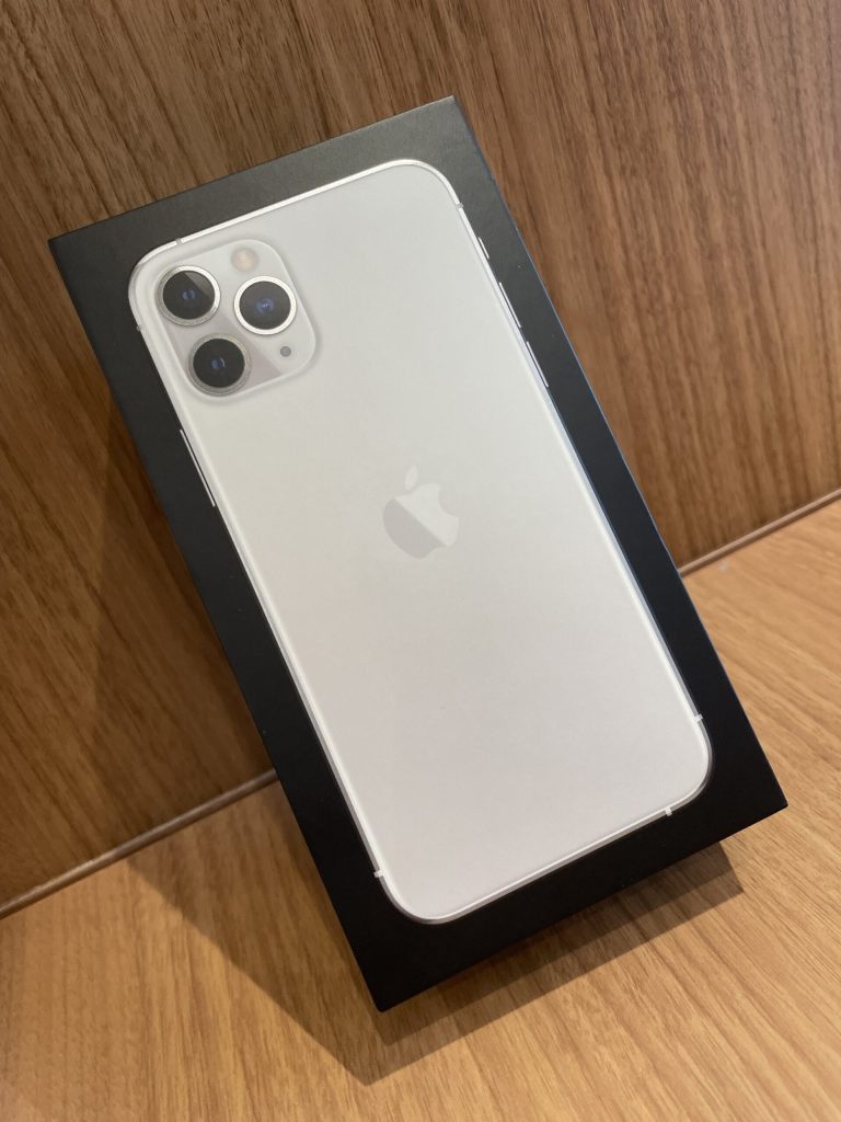 SIMロック解除(Softbank) iPhone11Pro 64GB シルバー MWC32J/A