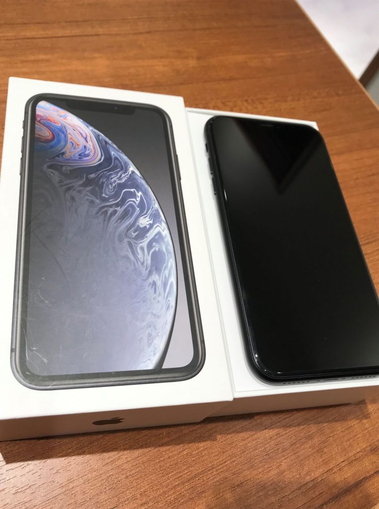 au/SIMロック解除済み iPhoneXR 64GB ブラック MT002J/A