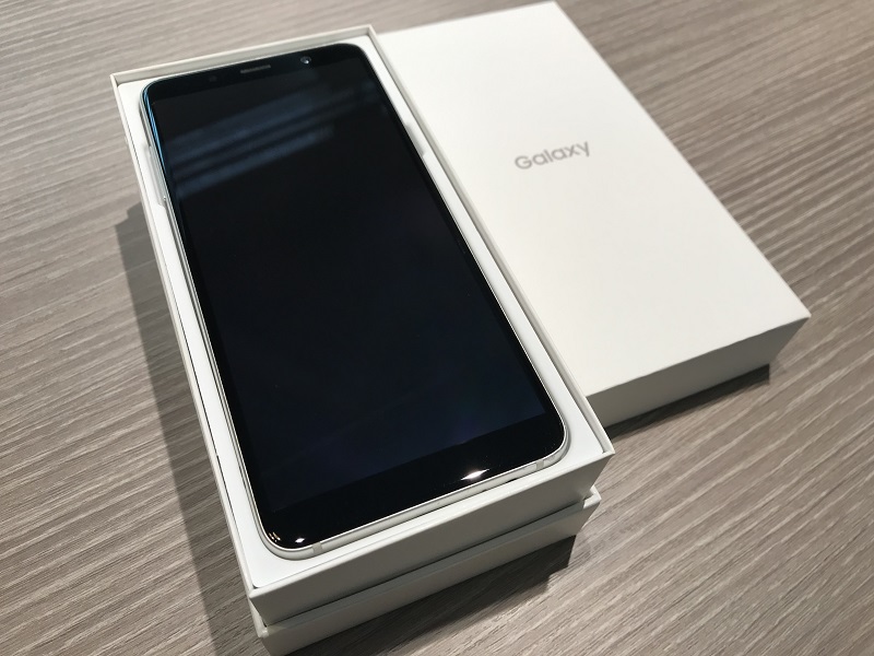 docomo SIMロック解除済み SAMSUNG Galaxy Feel2 32GB Frost White SC-02L