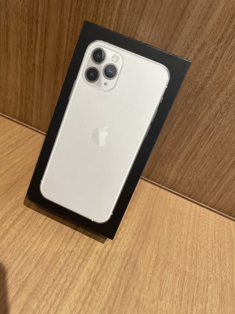 SIMロック解除 (docomo) iPhone11 Pro 64GB シルバー MWC32J/A