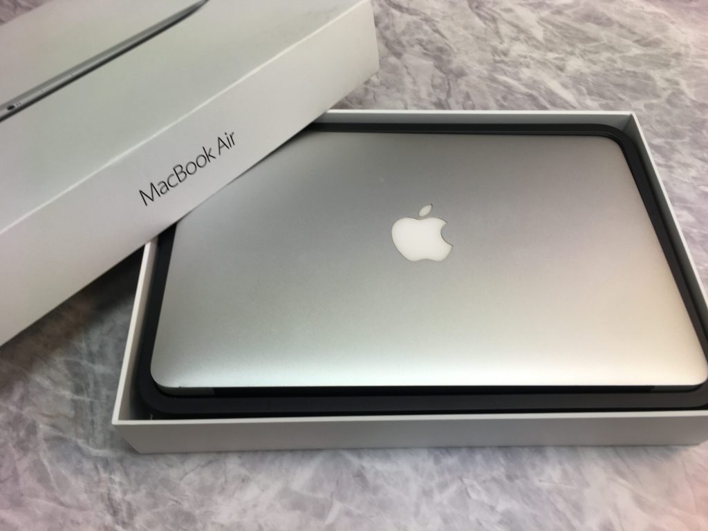 Apple MacBook Air 11インチ 128GB MJVM2J/A