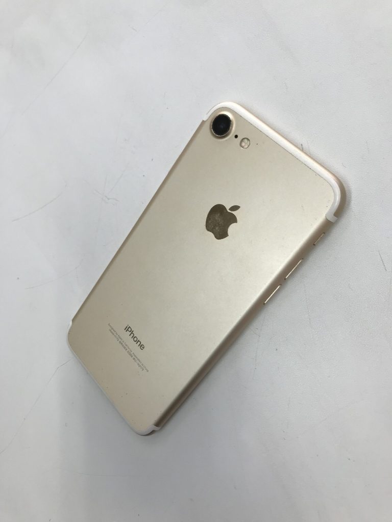 docomo SIMロック解除済み iPhone7 32GB ゴールド MNCG2J/A