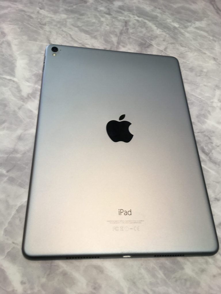 iPad Pro 9.7インチ Wi-Fiモデル 128GB スペースグレイ MLMV2J/A