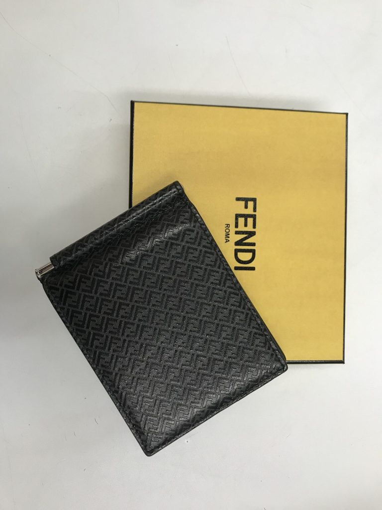 FENDI 二つ折り財布 マネークリップ ブラック レザー