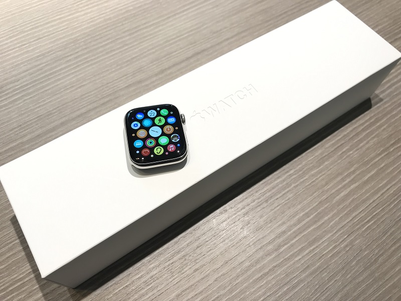 Apple Watch Series5 GPS+cellularモデル 44mm ミラネーゼループ MWWG2J/A