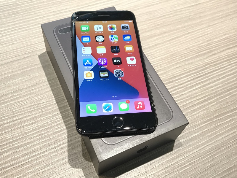 au SIMロック解除済み iPhone8 Plus 256GB スペースグレイ MQ9N2J/A