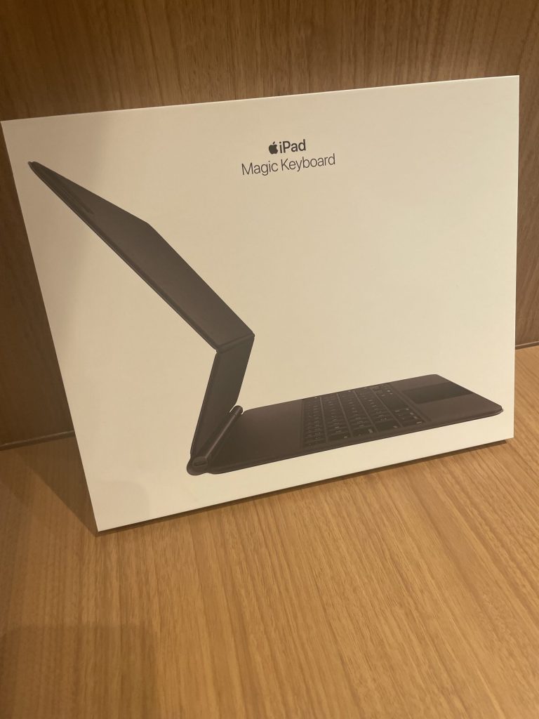 Apple 12.9インチiPad Pro(第4世代)用 Magic Keyboard　MXQU2J/A