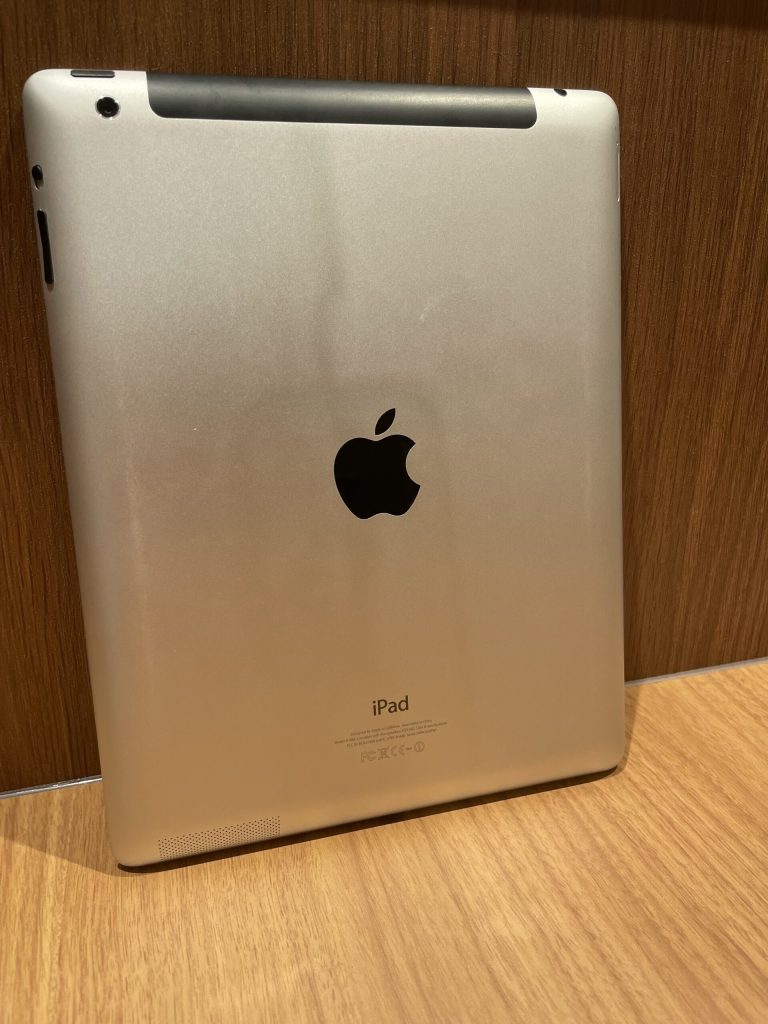 Apple iPad4 第4世代 MD522J/A Retina Wi-Fi Cellurar softbank 16GB