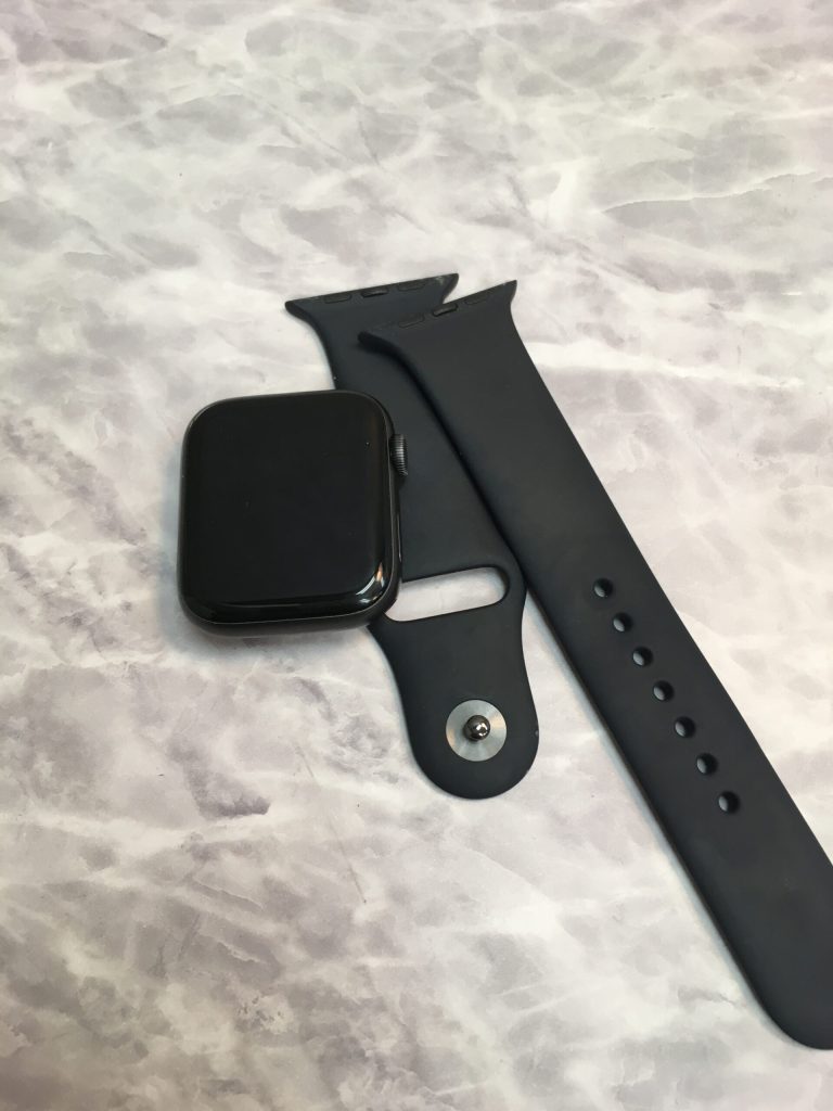 Apple Watch SE 44mm GPS スペースグレイ/スポーツバンド MKQ63J/A