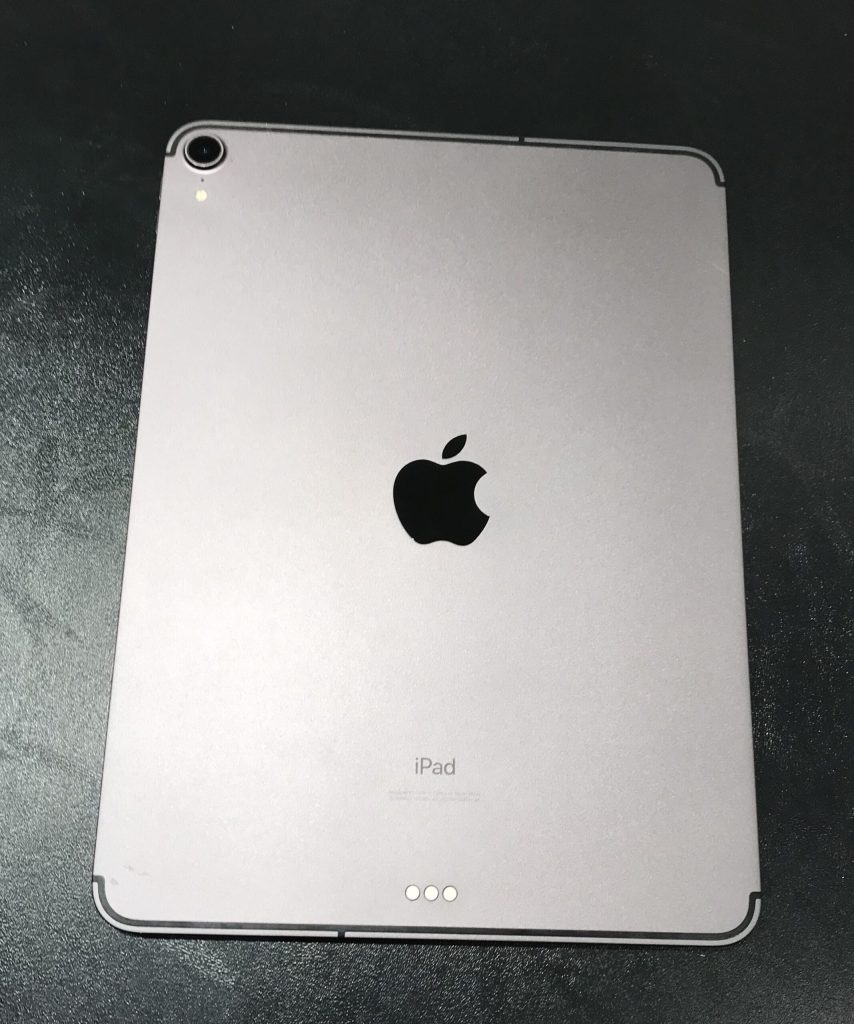 au SIMロック解除済み iPadPro 11inch 第1世代 Cellular 256GB スペースグレイ MU102J/A