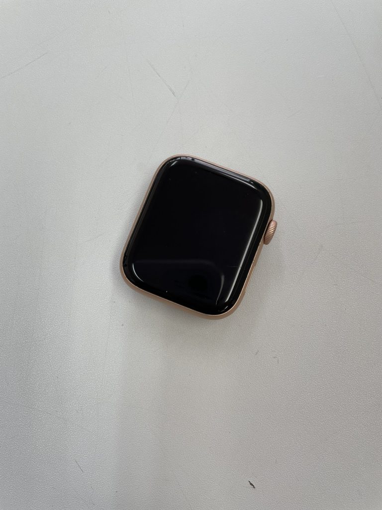 AppleWatch series4 44mm GPS ゴールドアルミニウム MU6F2J/A 液晶不良