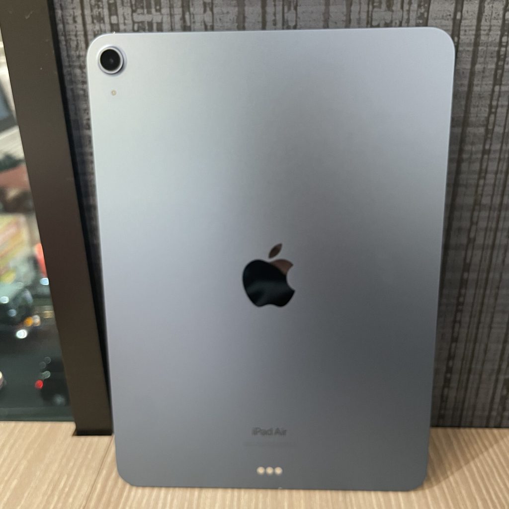 Apple iPad Air（第5世代/2022） Wi-Fiモデル 64GB ブルー MM9E3J/A