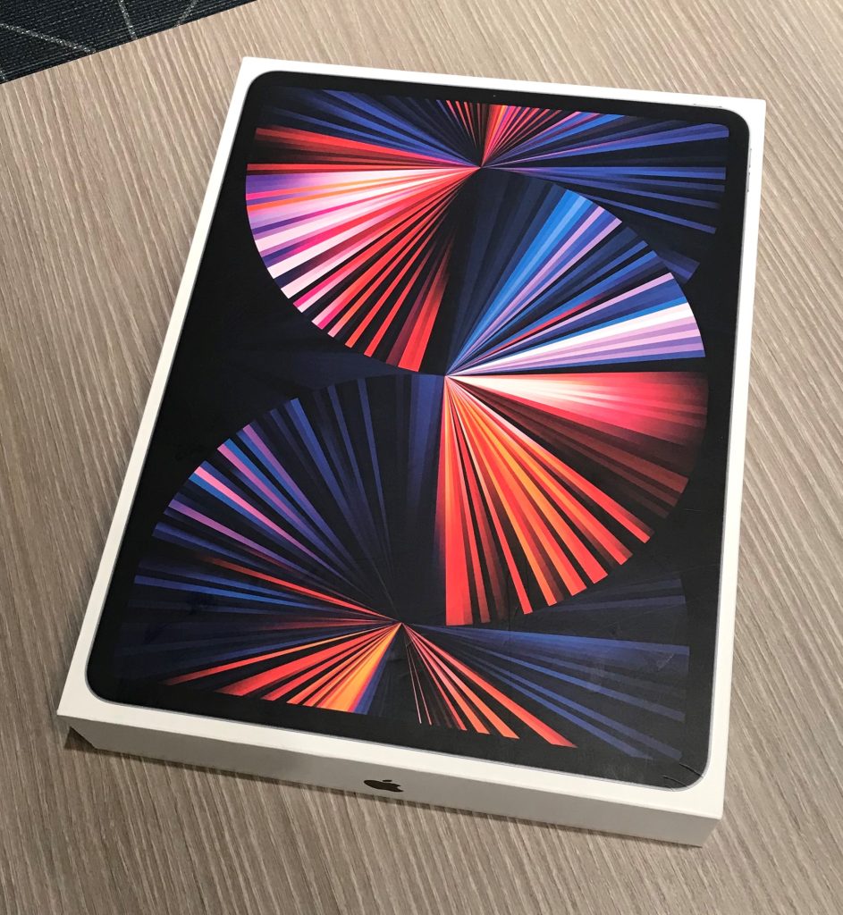 docomo iPadPro 12.9inch (第5世代) Cellular 512GB スペースグレイ MHR83J/A