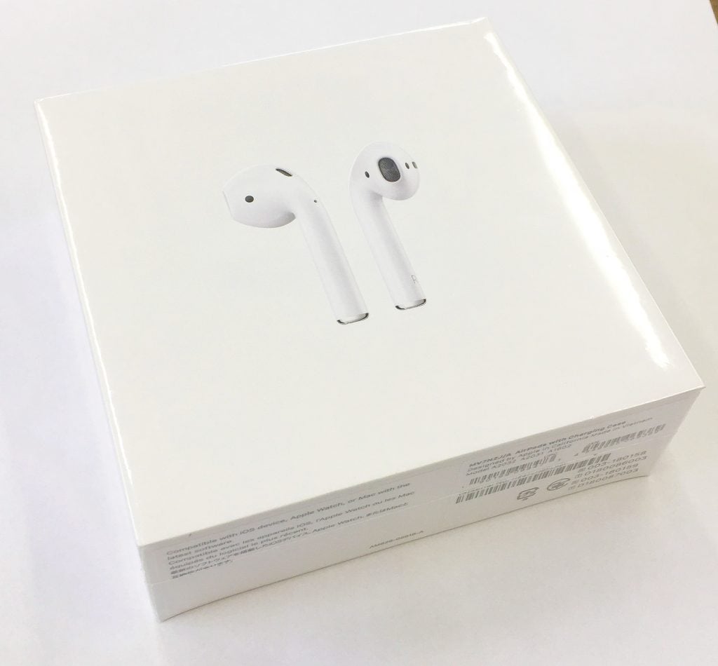 Apple AirPods with Charging Case（第2世代） MV7N2J/A