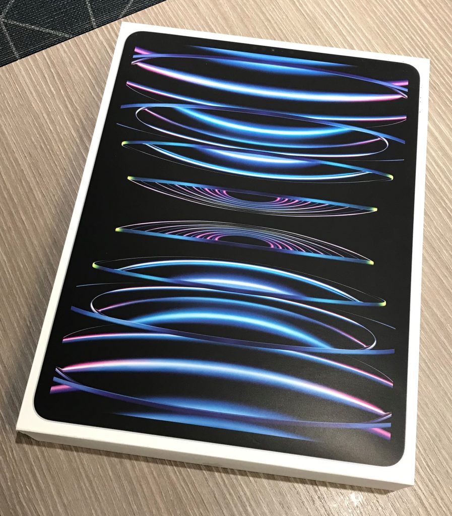 iPad Pro 12.9インチ 第6世代 Wi-Fi 512GB シルバー MNXV3J/A