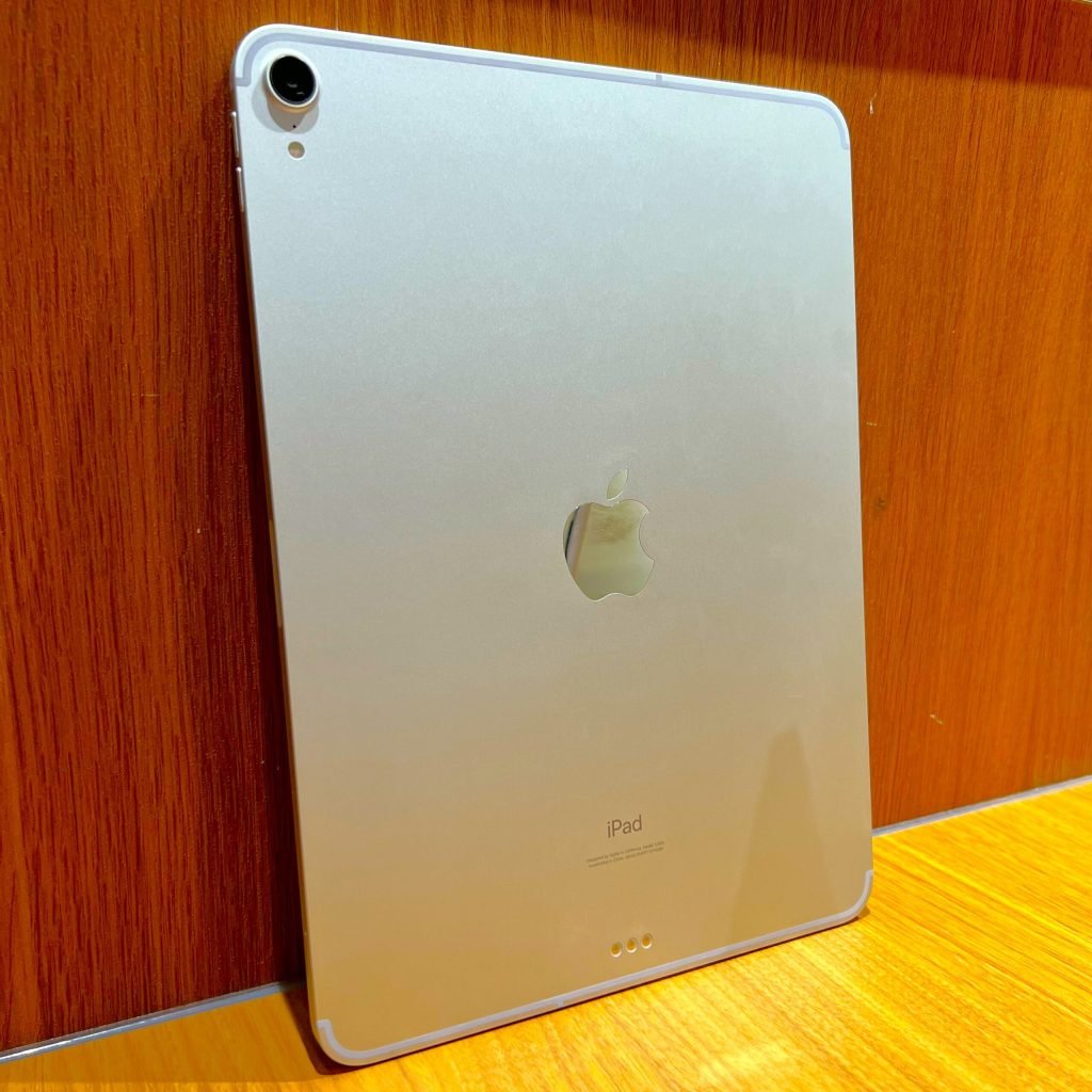 国内版SIMフリー iPadPro 11inch(第1世代)Cellular 256GB シルバー MU172J/A