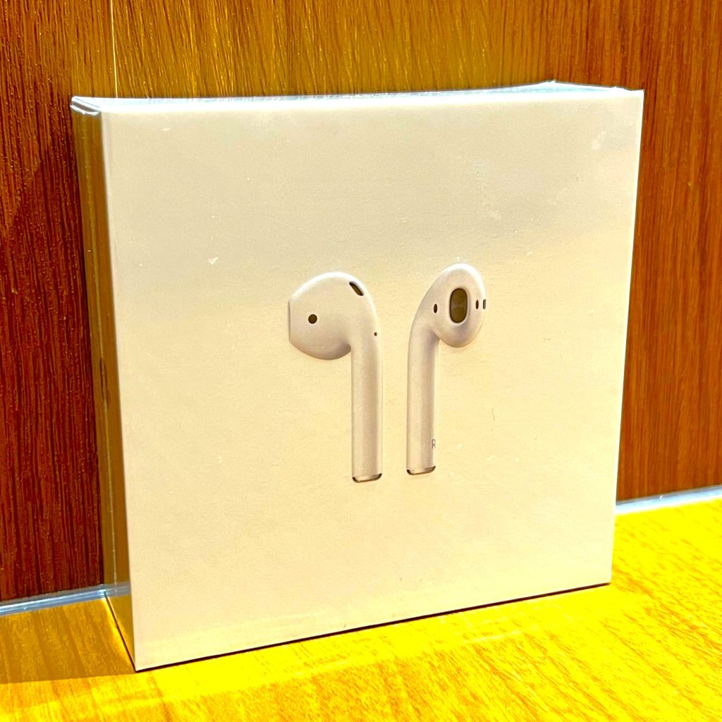 Apple AirPods with Charging Case(第2世代) MV7N2J/A
