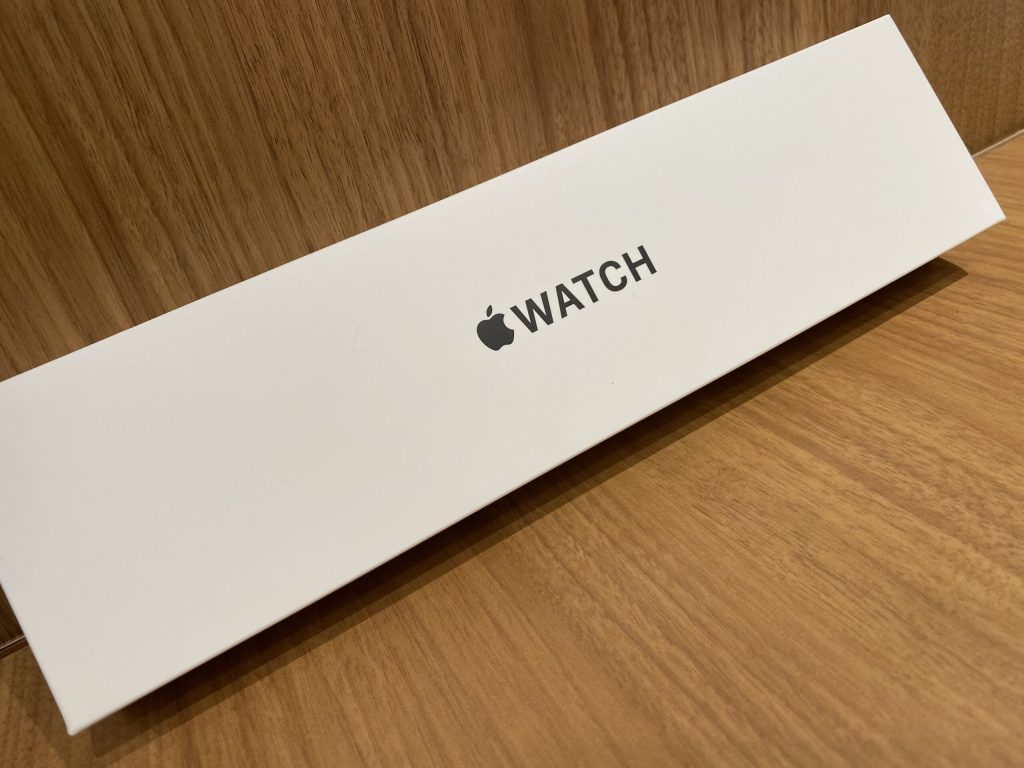 Apple Watch SE GPSモデル 44mm ミッドナイト アルミニウムケース MNK03J/A