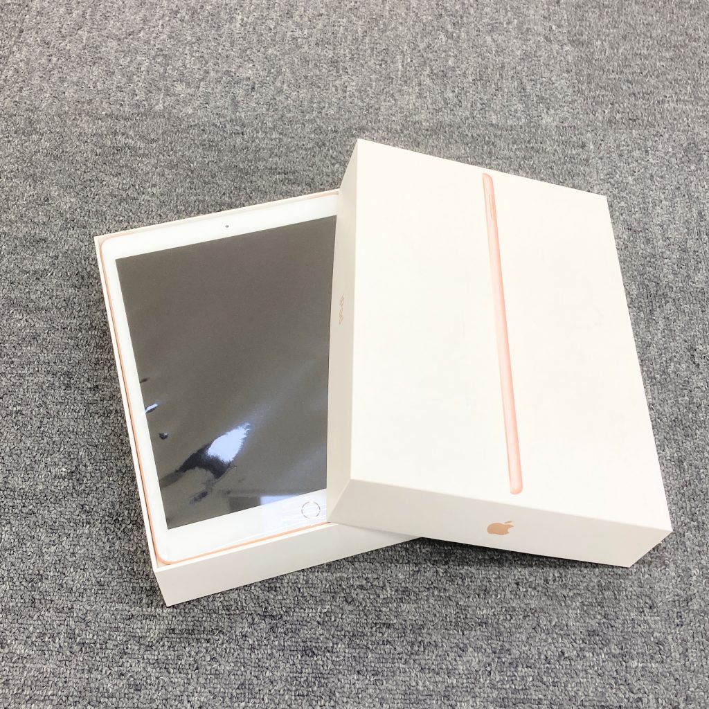 docomo iPad 第7世代 32GB ゴールド MW6D2J/A