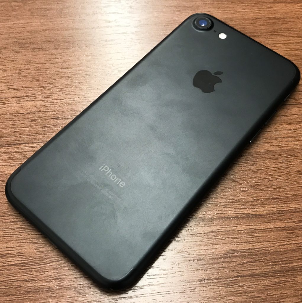 Apple iPhone 7 32GB ブラック 国内版SIMロックフリー MNCE2J/A