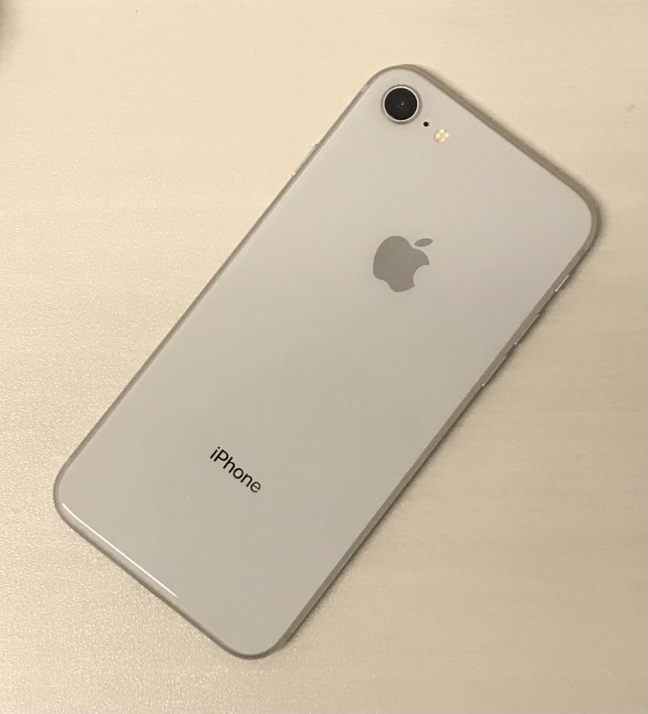 au SIMロック解除済み iPhone 8 256GB シルバー MQ852J/A