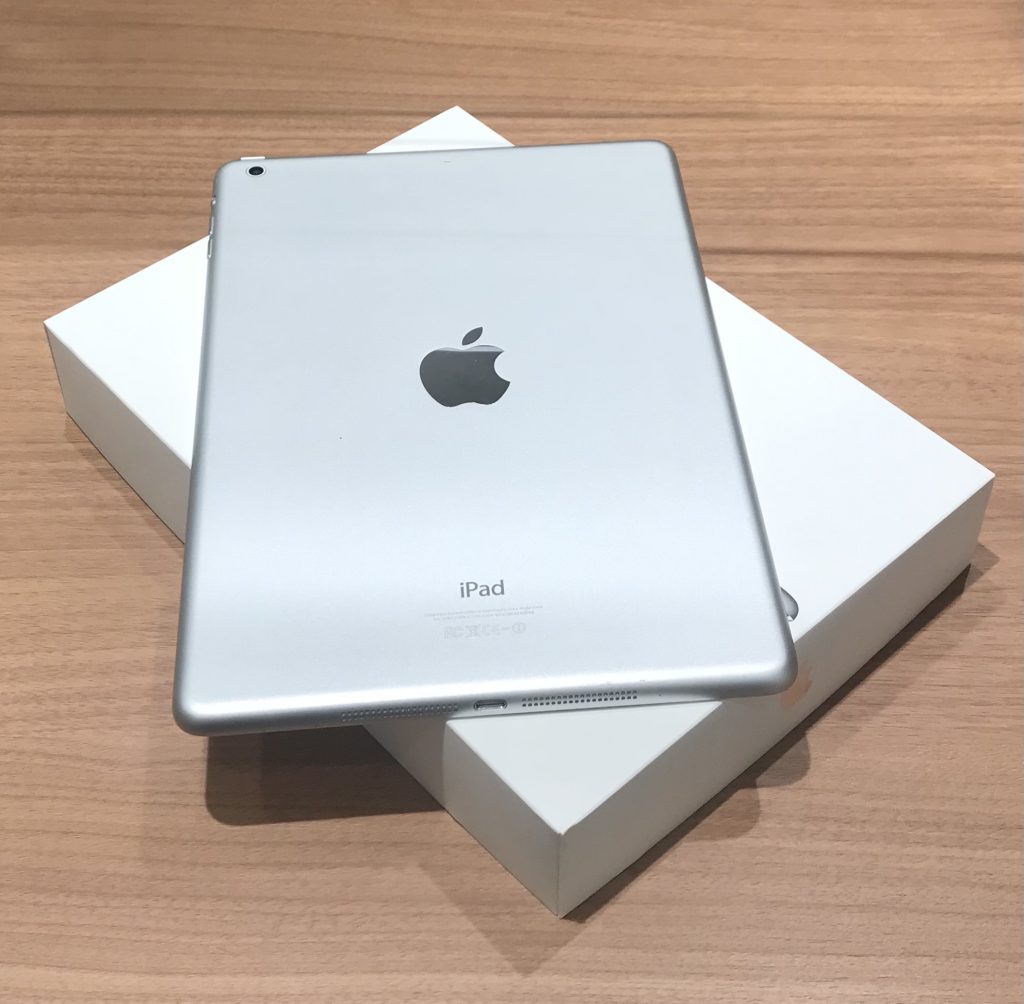 iPad Air 第1世代 16GB シルバー MD788J/A