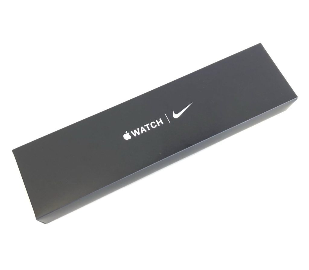 Apple Watch Nike SE 40mm GPSモデル スペースグレイアルミニウム MYYF2J/A