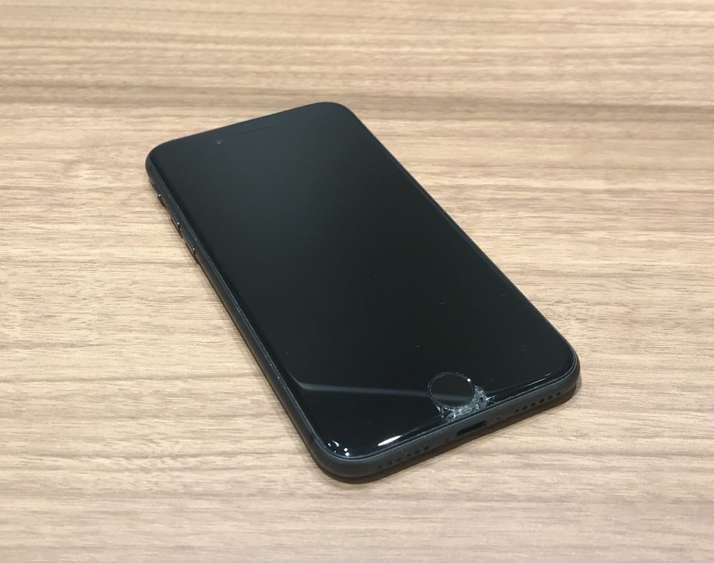 au/SIMロック解除済 iPhone8 64GB スペースグレイ MQ782J/A