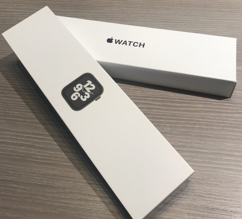 Apple Watch SE 44mm GPS スペースグレイ/スポーツバンド MKQ63J/A