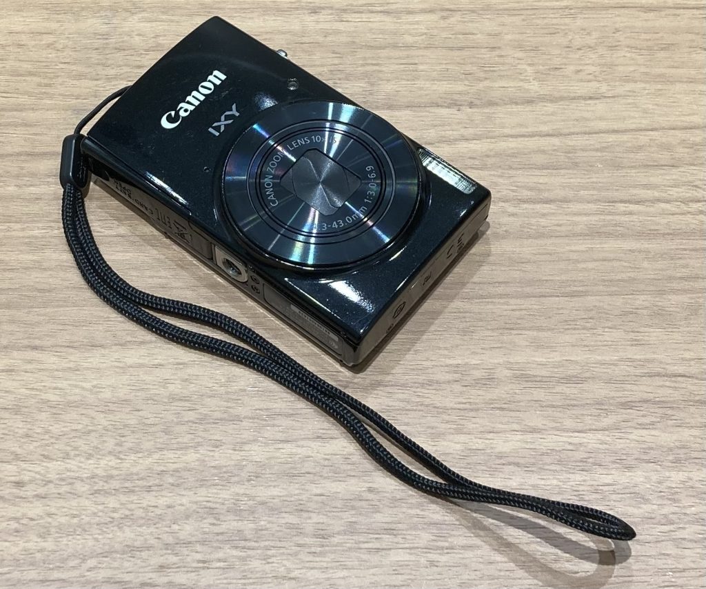 CANON コンパクトデジタルカメラ IXY210
