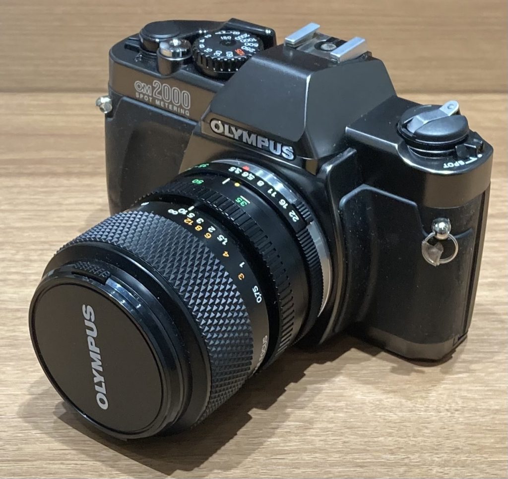 OLYMPUS OM2000