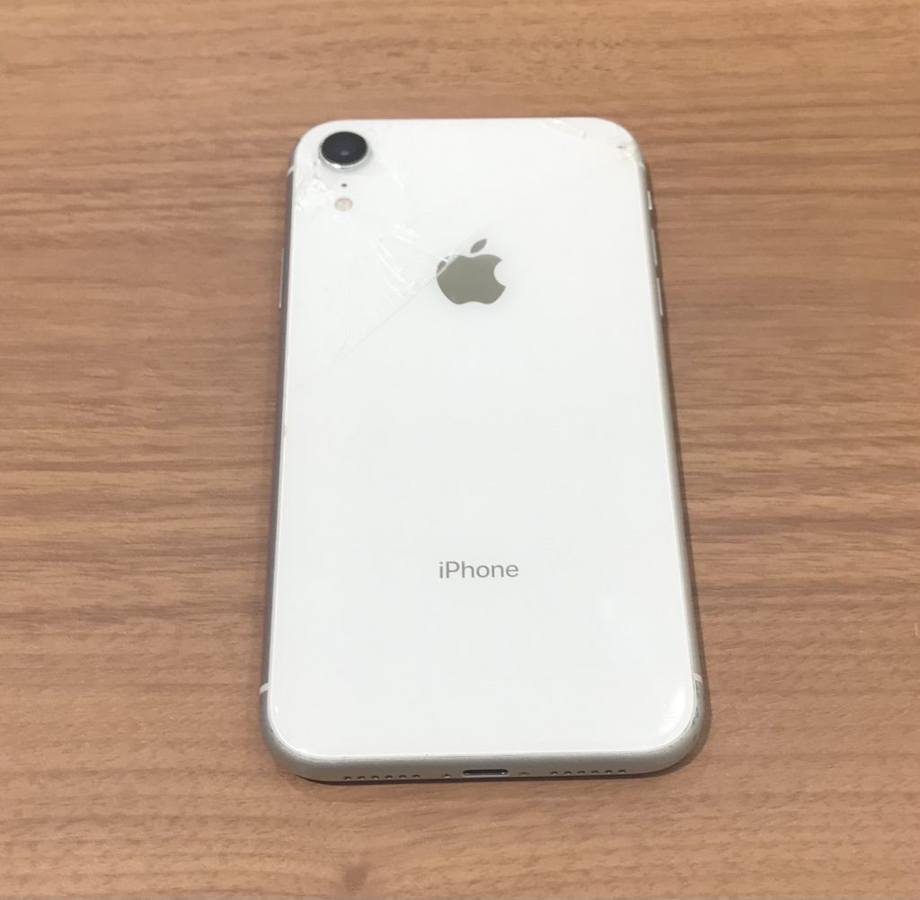 Softbank SIMロック解除 iPhoneXR 64GB ホワイト MT032J/A ジャンク