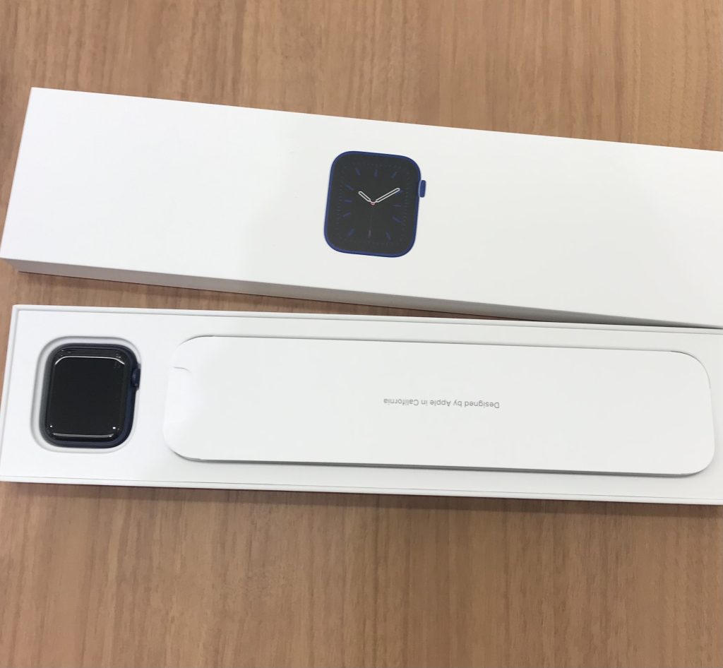 AppleWatch Series6 GPS 40mm MG143J/A ディープネイビースポーツバンド