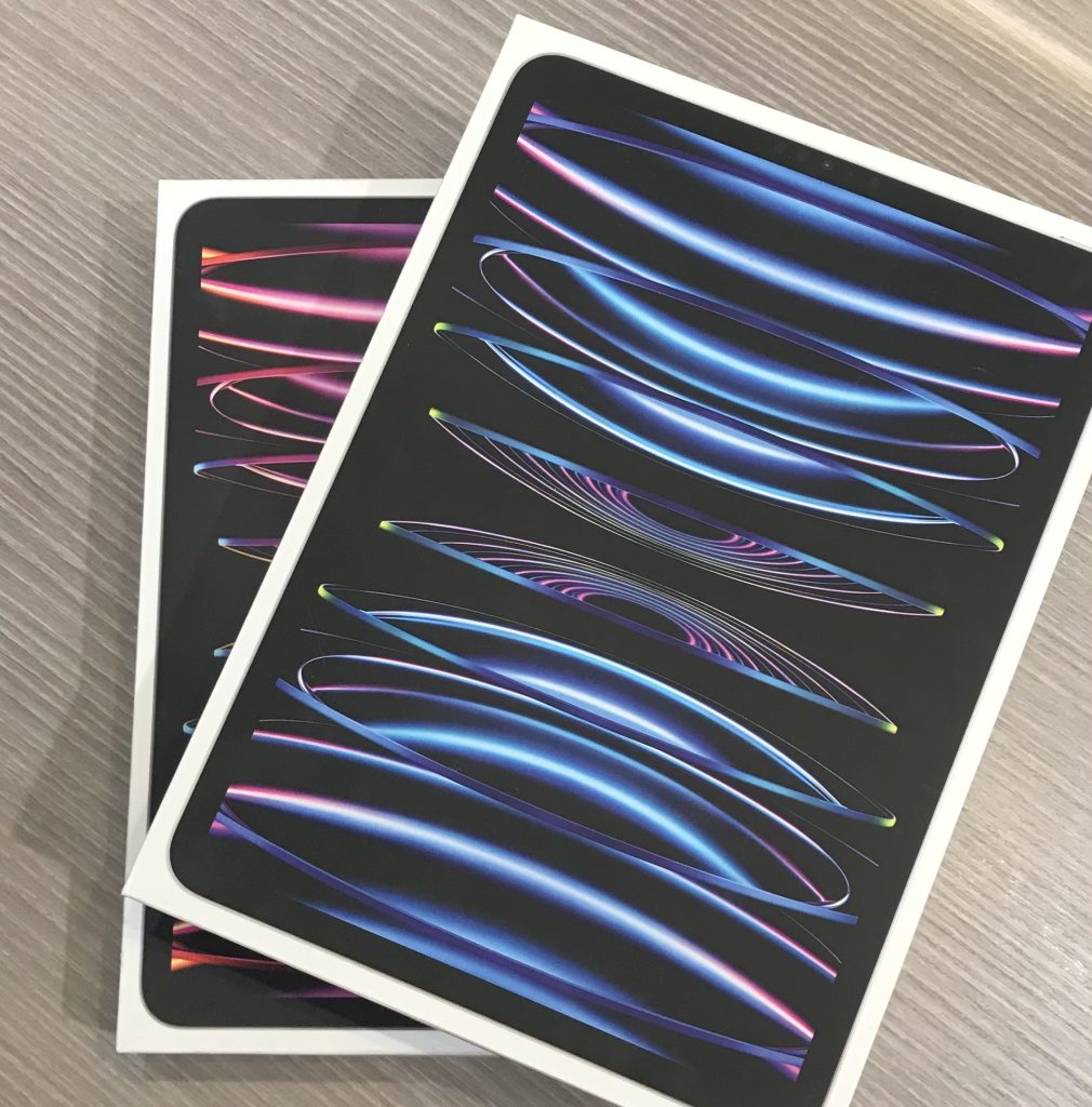 iPad Pro 11インチ 第4世代 Wi-Fi+Cellular 128GB シルバー MNYD3J/A