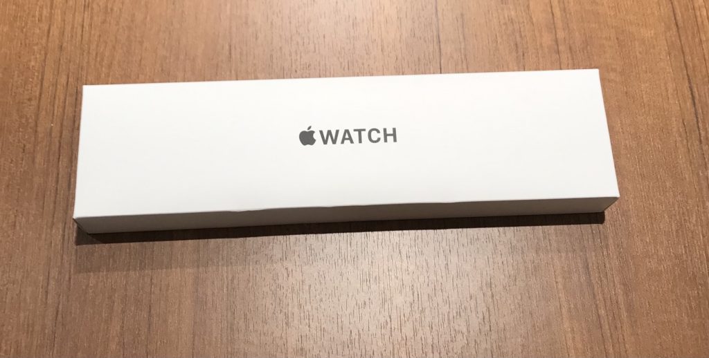 Apple Watch SE2 40mm GPS スターライトアルミニウムケース/スターライトスポーツバンド MNJP3J/A