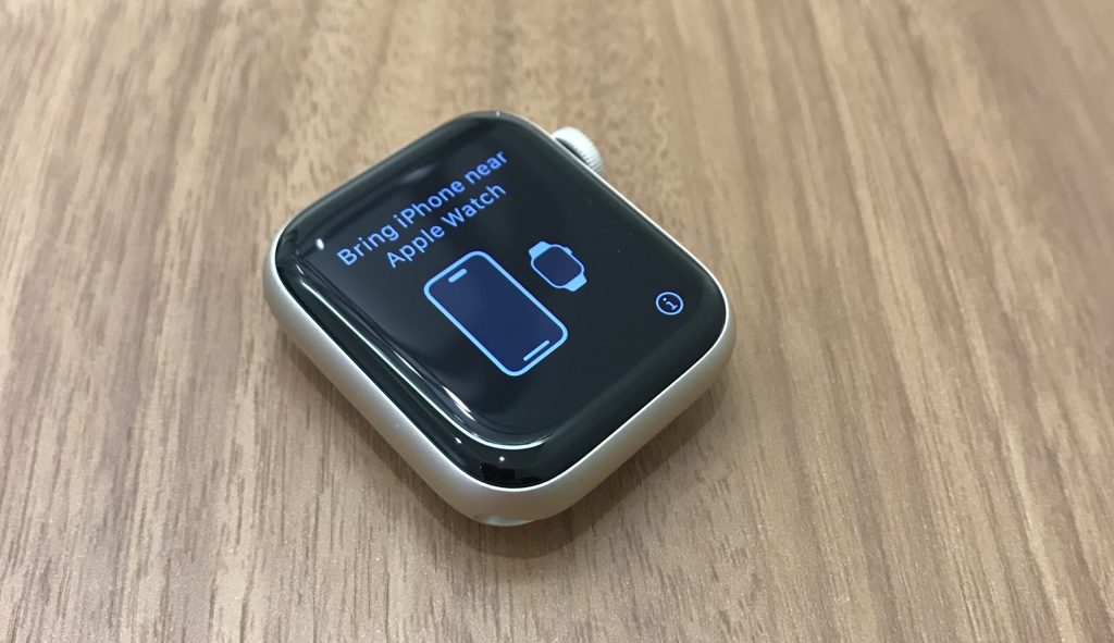 Apple Watch SE2 40mm GPS スターライトアルミニウムケース/スターライトスポーツバンド MNJP3J/A