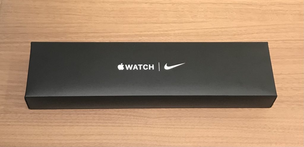 Apple Watch Nike SE 40mm GPSモデル スペースグレイアルミニウム MYYF2J/A