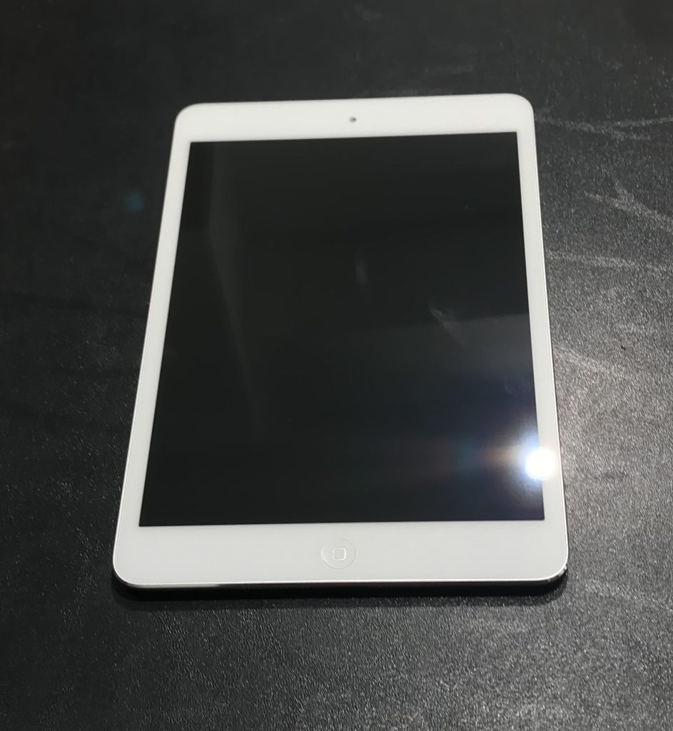 iPadmini 第1世代 Wi-Fiモデル 16GB シルバー MD531J/A