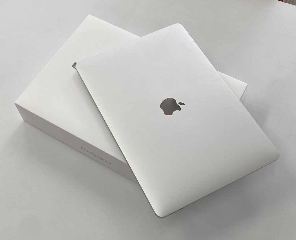 MacBook Air 13インチ 512GB シルバー MGNA3J/A
