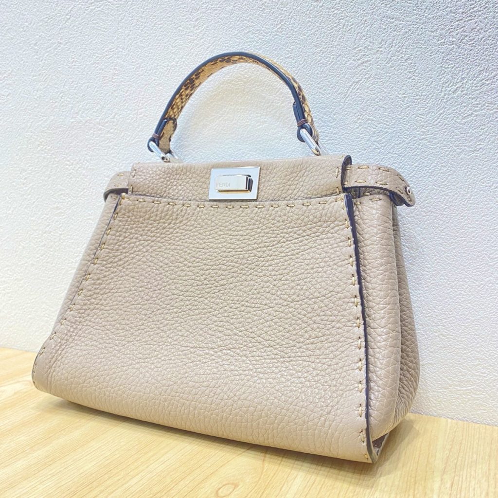 FENDI フェンディ ミニピーカブー ベージュ×パイソン セレリア 8BN244