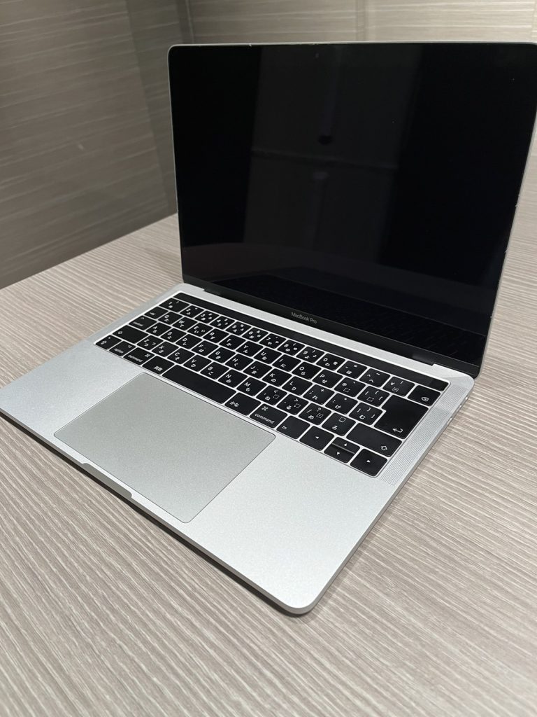 Apple MacBookPro 13インチ 2017 Four Thunderbolt 3 ports シルバー A1706