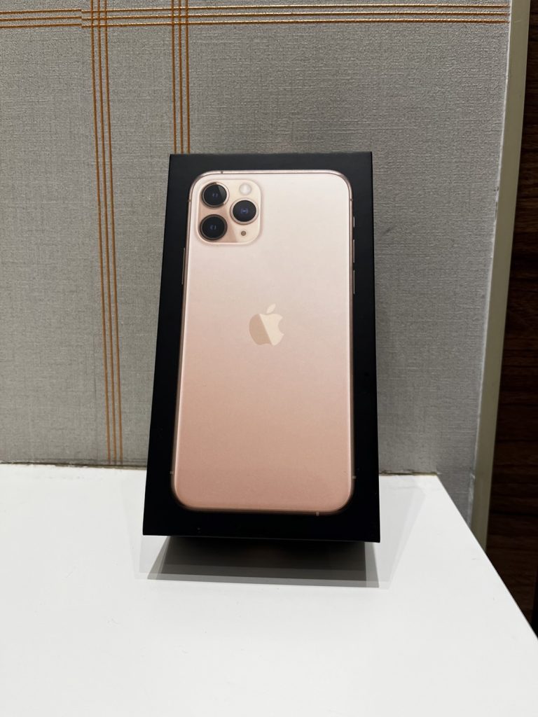 au/SIMロック解除済 iPhone 11 Pro 256GB ゴールド MWC92J/A