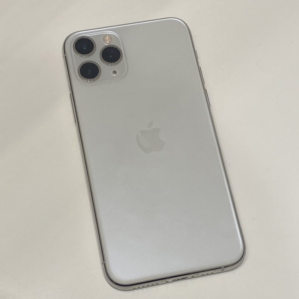 SIMロック解除(Softbank) iPhone11Pro 256GB シルバー MWC82J/A