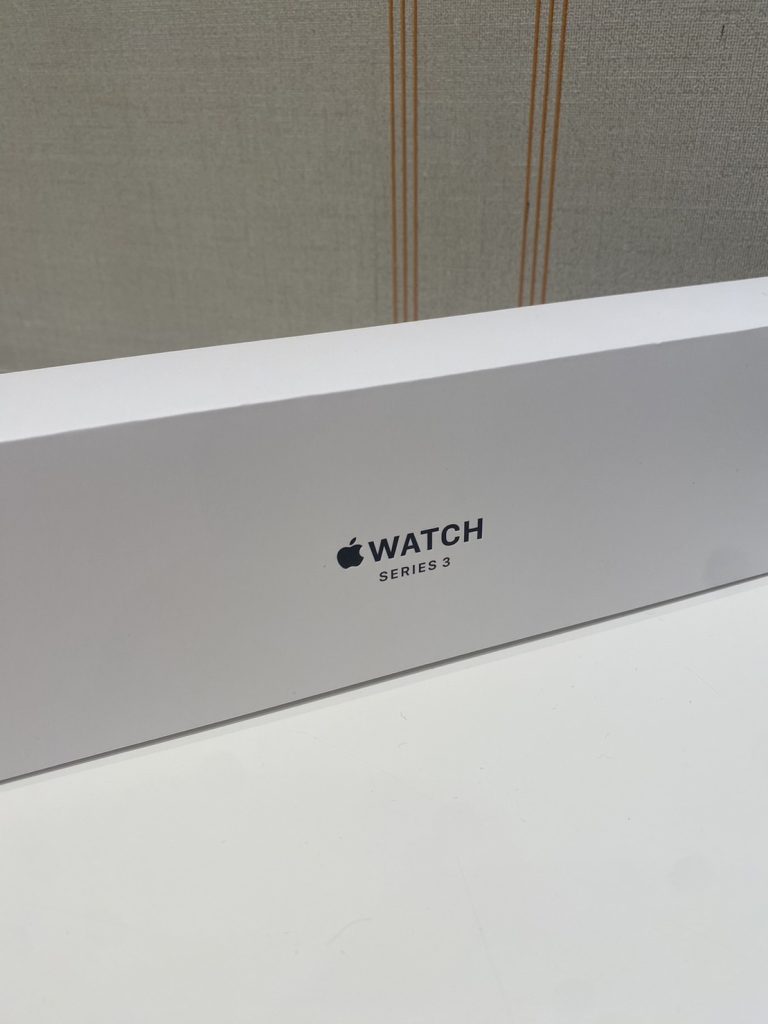 Apple Watch Series3 GPSモデル 42mm スポーツバンド MTF32J/A